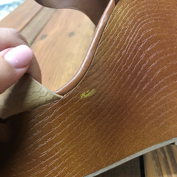 Charlotte Russe size 7 tan wedges - Picture 10 of 12
